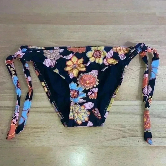 NEW Modcloth Side Tied Floral Bikini Bottom Size XS - Picture 3 of 8